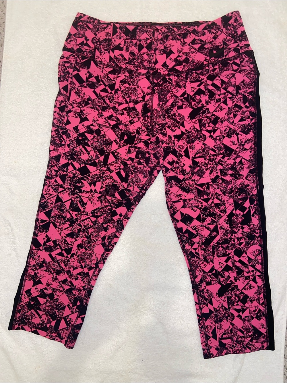 Nike Dri-FIT Capri Leggings Size L Black Athletic Mid-Calf Pants